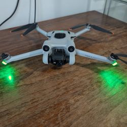 DJI Mini 3 Pro Fly More Camera Drone 