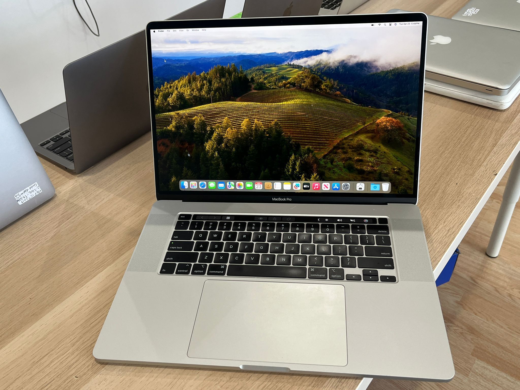 Apple MacBook Pro 16” 8-Core i9 16GB 1TB SSD TouchBar Radeon Lro 5500M 4GB VRAM Graphics Fully Functional