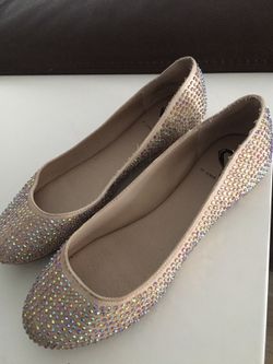 Women's size 6 nude flats with shiny beads