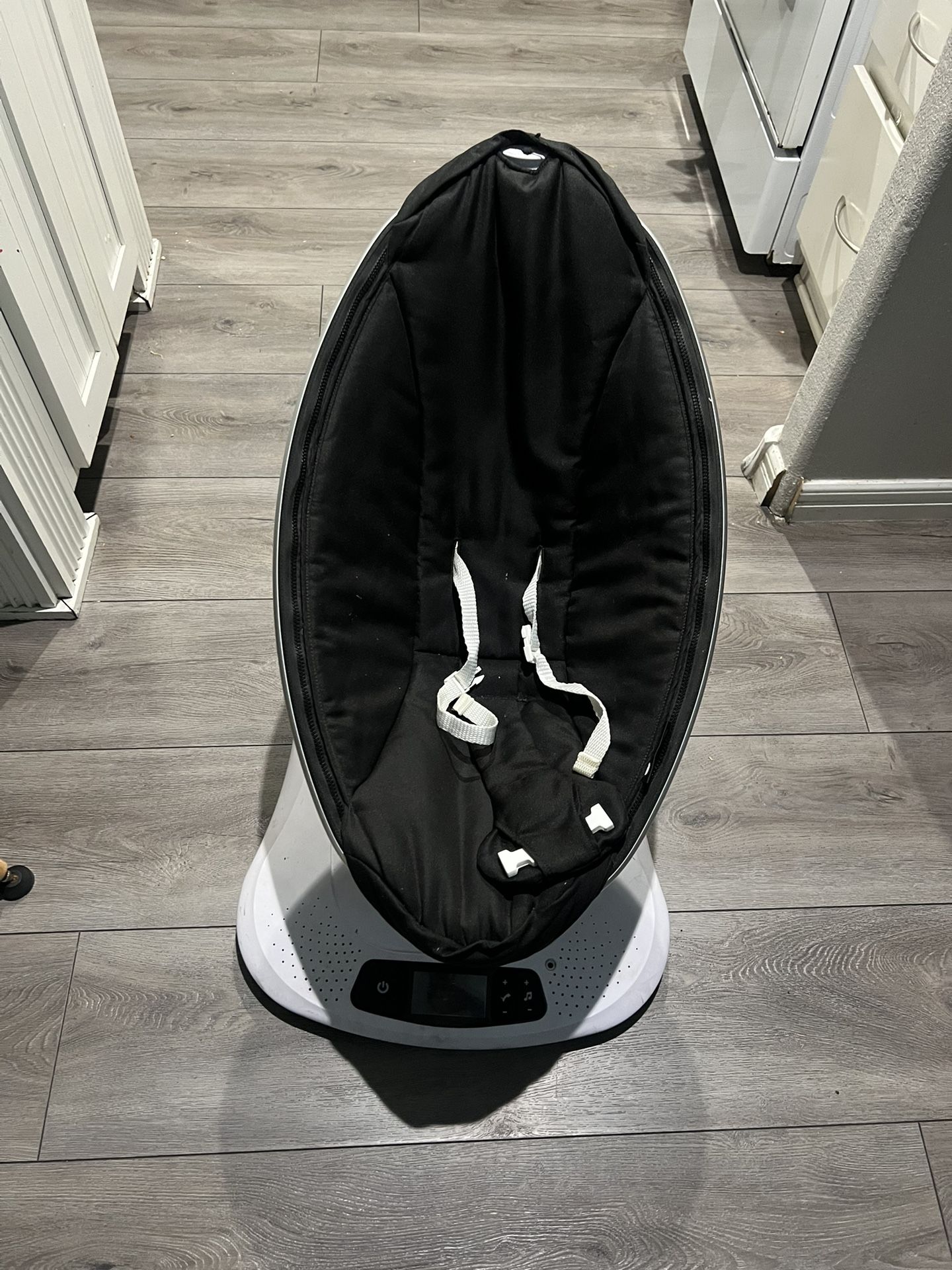 4moms MamaRoo Infant Seat / Baby Swing – Black