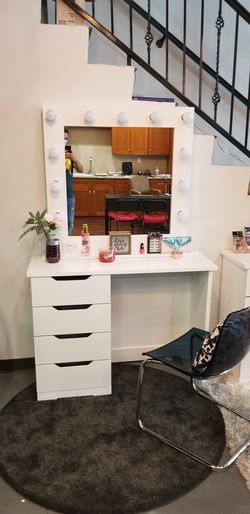 Vanity Makeup Style Venus