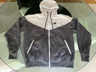 Nike Men's Sportswear Windrunner Hooded Jacket