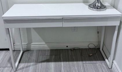 White Desk/Table