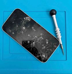 iPhone 11 / 12 / 13. ( lcd replacement )