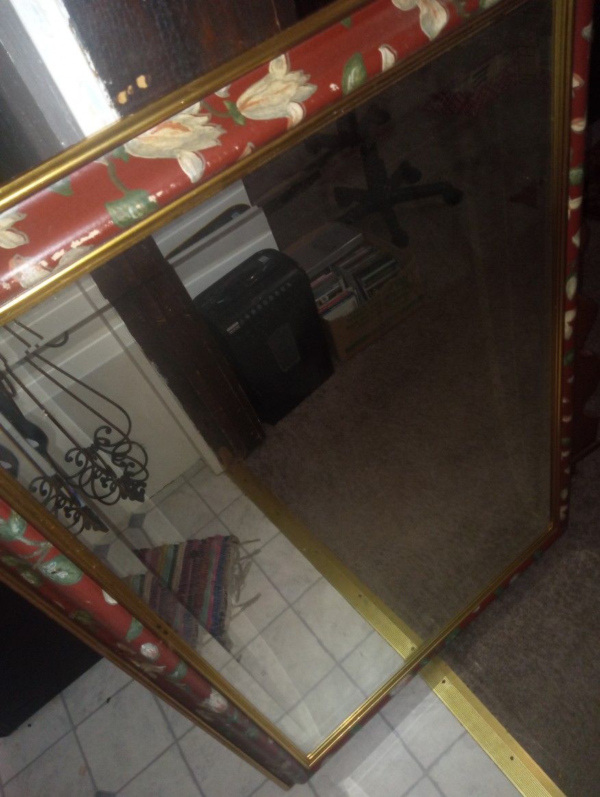 Vintage Beautiful Hand Painted VANGUARD mirror, Has Some Scratches On Frame