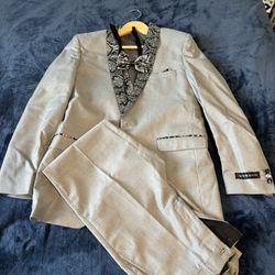 Elegant suit for a boy or teenager. Size 14