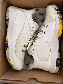 Under Armour shoes Size 10 1/2