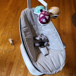 4Moms Multi-Motion Baby Swing with Smart Connectivity 