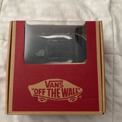 Baby Vans Size 4