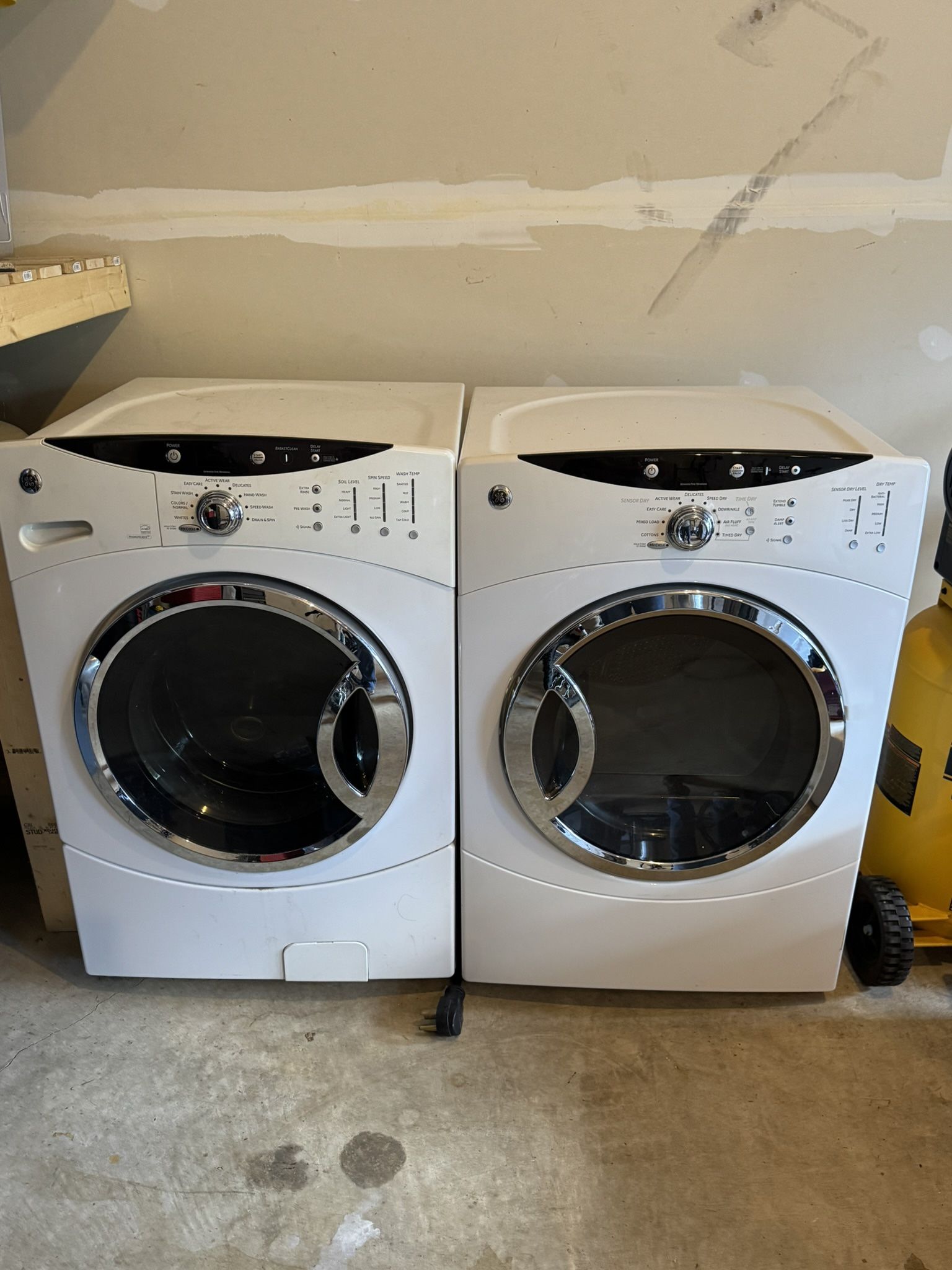 Washer & Dryer Set