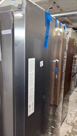 Frigidaire side-by-side Refrigerator