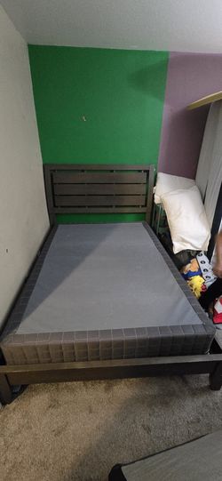 Full size bed