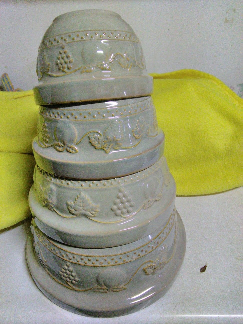 Ceramic nesting bowl set (new)