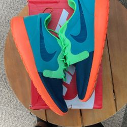 Nike Roshe Size 13
