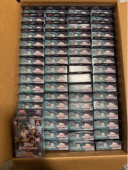 2025 Topps Chrome Football Hangers (64 boxes)