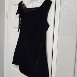 Cider Women's Short Black Velvet Dresses (2)