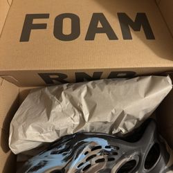 adidas- Yeezy Foam RNR MX Cinder