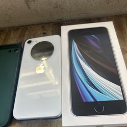 Unlocked iPhone 📱 SE white ,64 gig