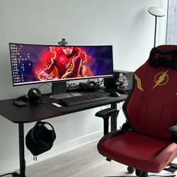 Gaming chair from Secretlab (The Flash)