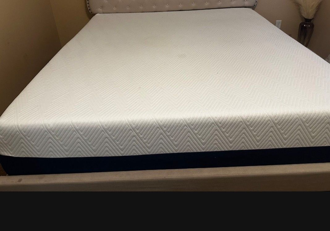 King Size Sealy Posturepedic Mattress 