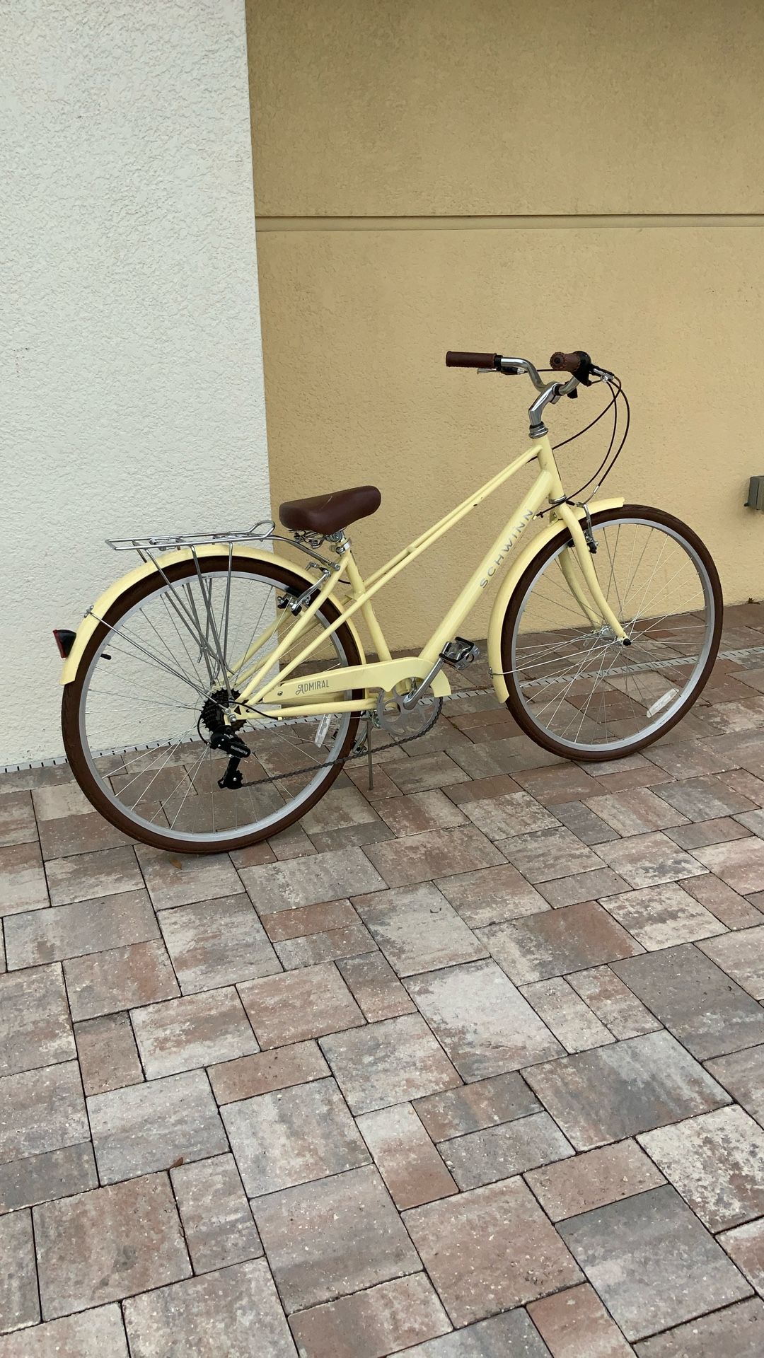 Schwinn Admiral Beach Cruiser Bike