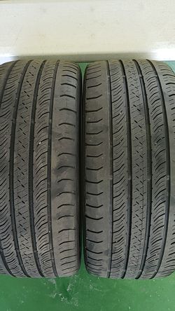 Camilla in great condition 2 tires 225 45 17 good tread