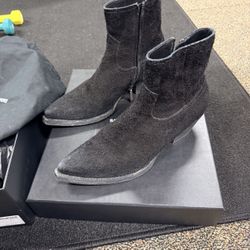 YSL Boots Men , Jeans 30/30 , Shirt Medium , Belt 30-32