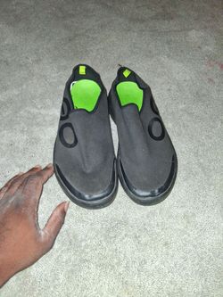 OOFOS shoes size 11