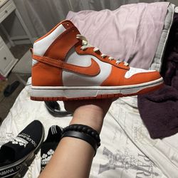 Nike Dunks High Orange 