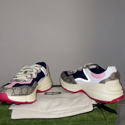 Sneaker and Bag Plug