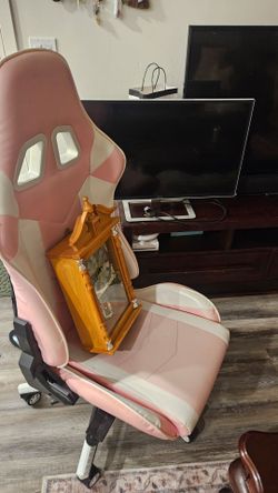 Need gone ASAP Monitor, gaming chair, clock