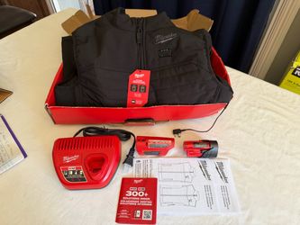 Milwaukee M12 Heated Vest Kit Women’s size M Black
