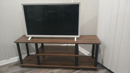 LG smart TV & TV table