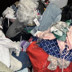 BAGS OF CLOTHES WOMENS SIZE SMALL MEDIUM AND LARGE 