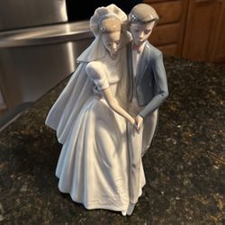 NAO 1247 Porcelain Groom And Bride