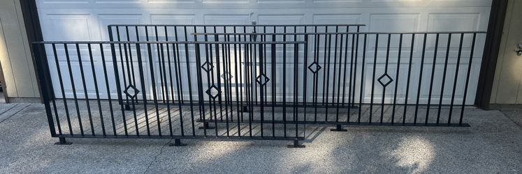 Steel Railing 24' Total Feet 3 Sections