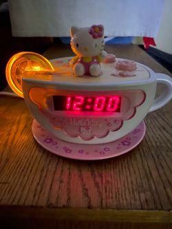 Hello Kitty Sanrio RCA Alarm Clock Radio Pink Teacup AM/FM Decor Digital