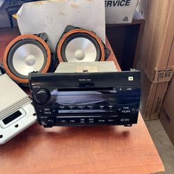 JBL Stereo With Amp And Speakers 