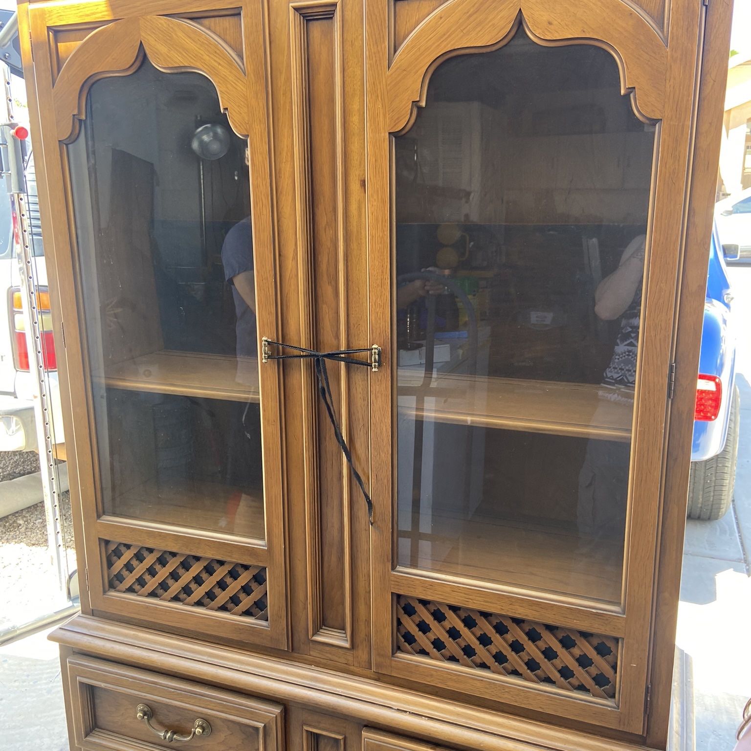 Drexel Cabinet/china Cabinet 