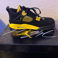 Jordan 4 Retro Black/yellow Thunders