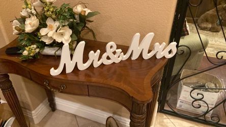Wedding sign Mr. and Mrs.6 inches in height
