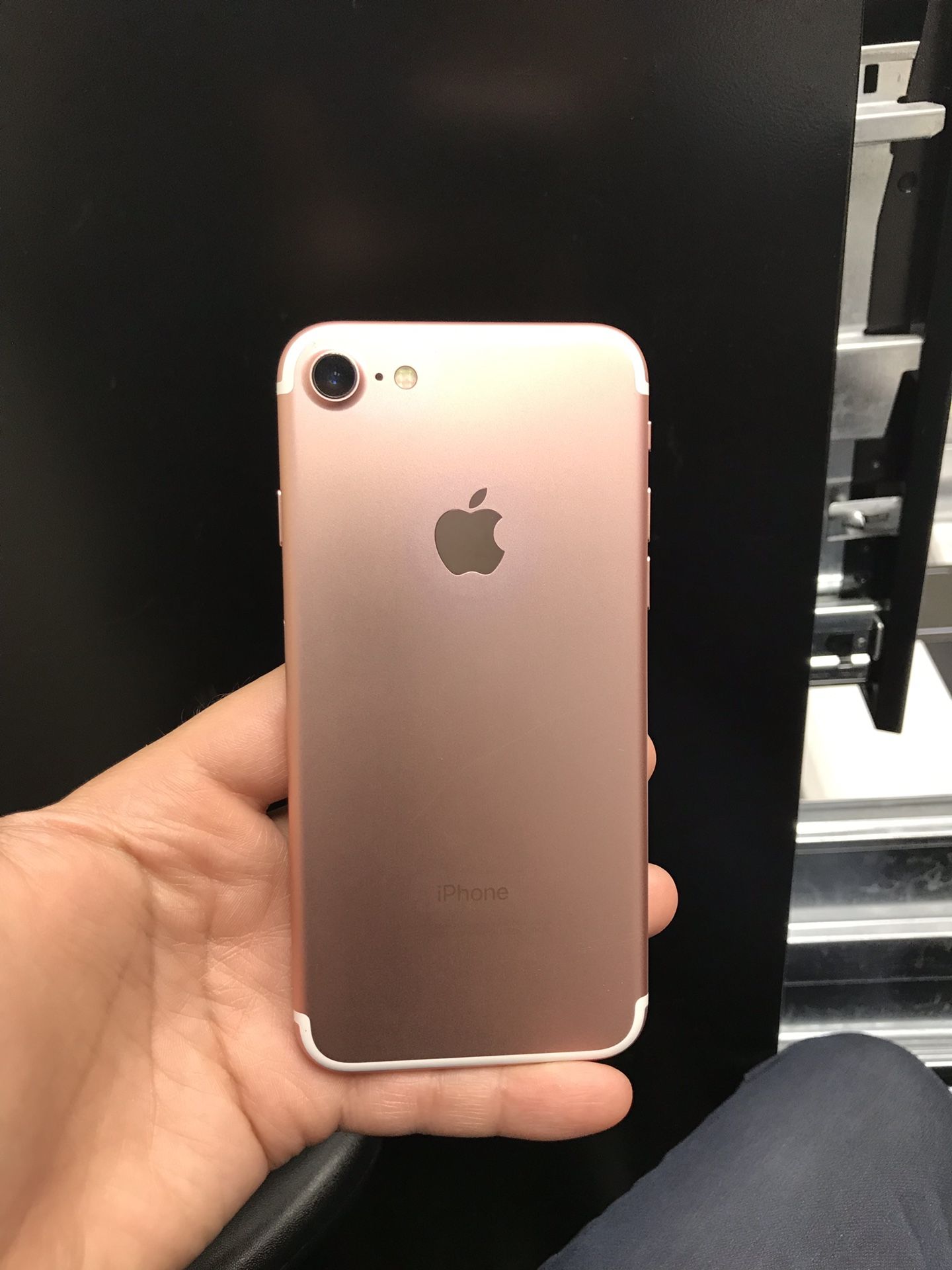 iPhone 7 128GB Factory Unlocked