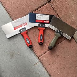 Taping Knife