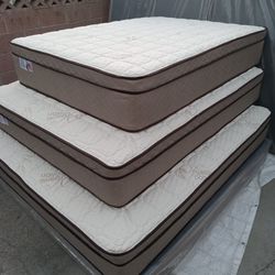 Queen Size Mattress Pillow Top 12"    mew Mattress in a plastic