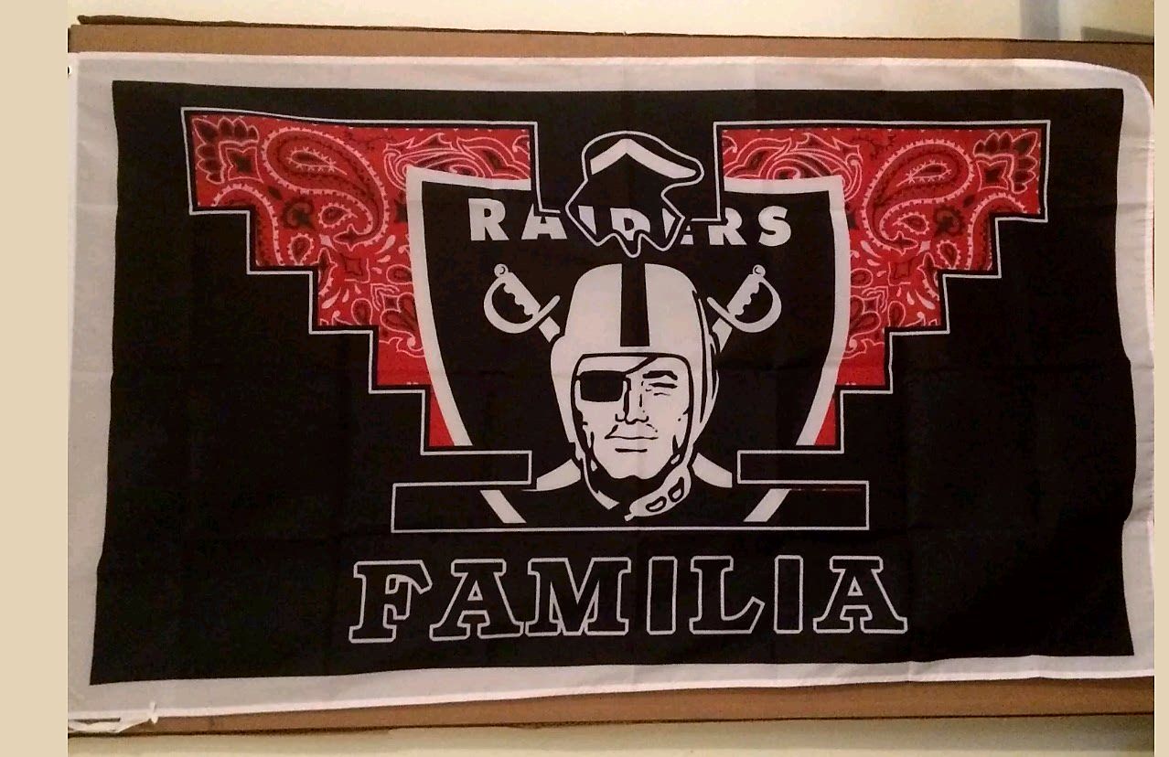 Oakland Raiders Familia Flag