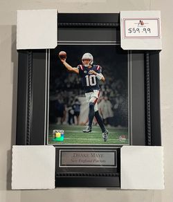 Drake Maye New England Patriots 8x10 Photo Framed 13x16