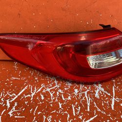 2015 2016 2017 HYUNDAI SONATA LH DRIVER QUARTER PANEL TAIL LIGHT OEM