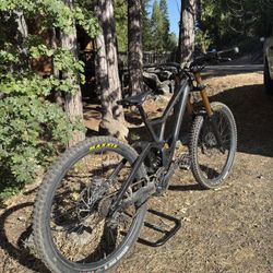 2024 Specialized Demo Race S4