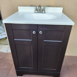 BATHROOM VANITY 24" WITH SINK AND FAUCET 