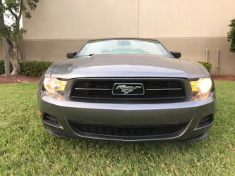 2010 ford mustang convertible